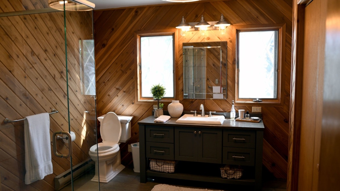 Full Bath Rustic