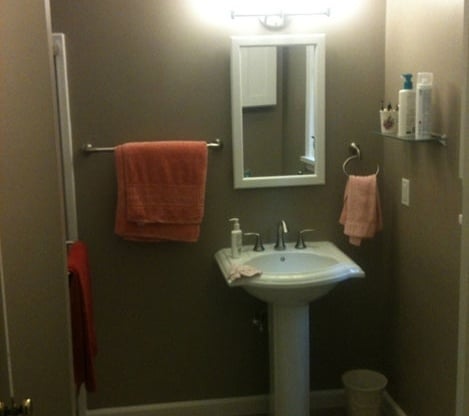 Full Bathroom 12