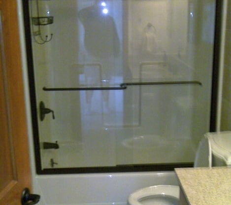 Full Bathroom 15