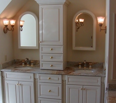 Full Bathroom 16